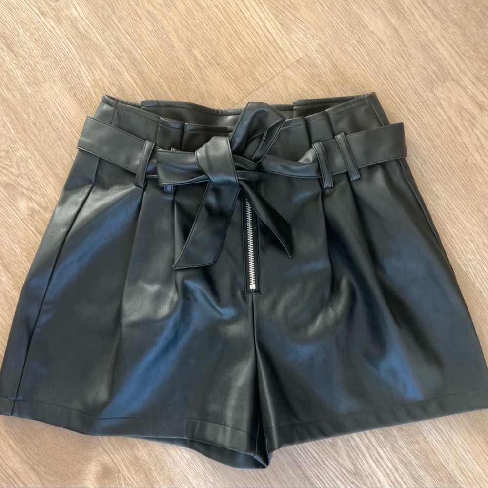 Tally Weijl Faux Leather shorts US 6